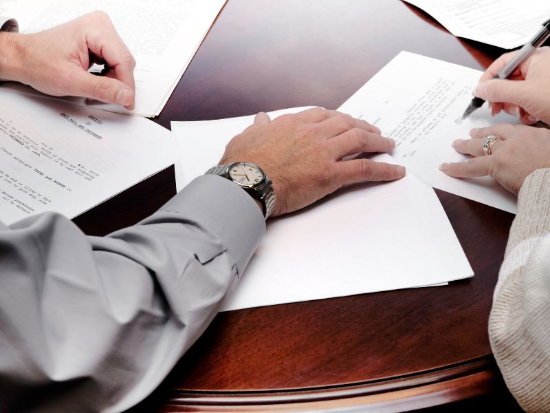 Testamento vs herencia: ¿qué diferencia hay y cómo afectan los bienes familiares?